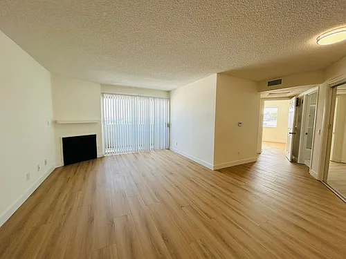 Floor plan 305