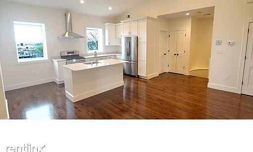 815 East Broadway #3 Boston - South Boston Shared Unit Photo