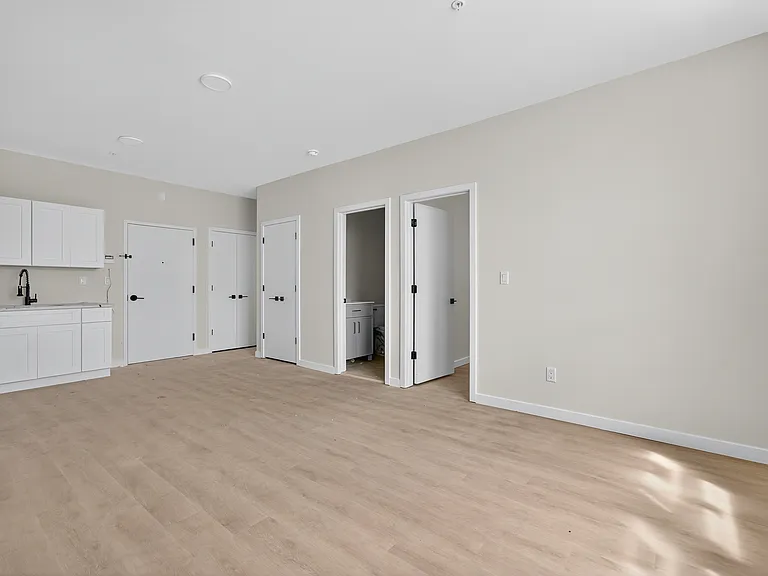 5220 Main St — Photo 5