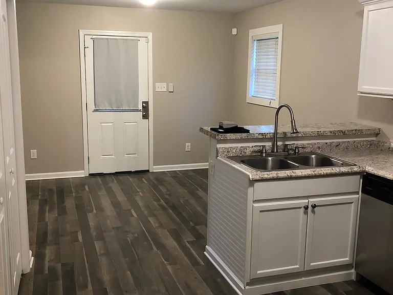 3542 Douglass Ave — Photo 9