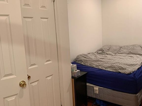 5th image of 101 W 69th St APT 3D