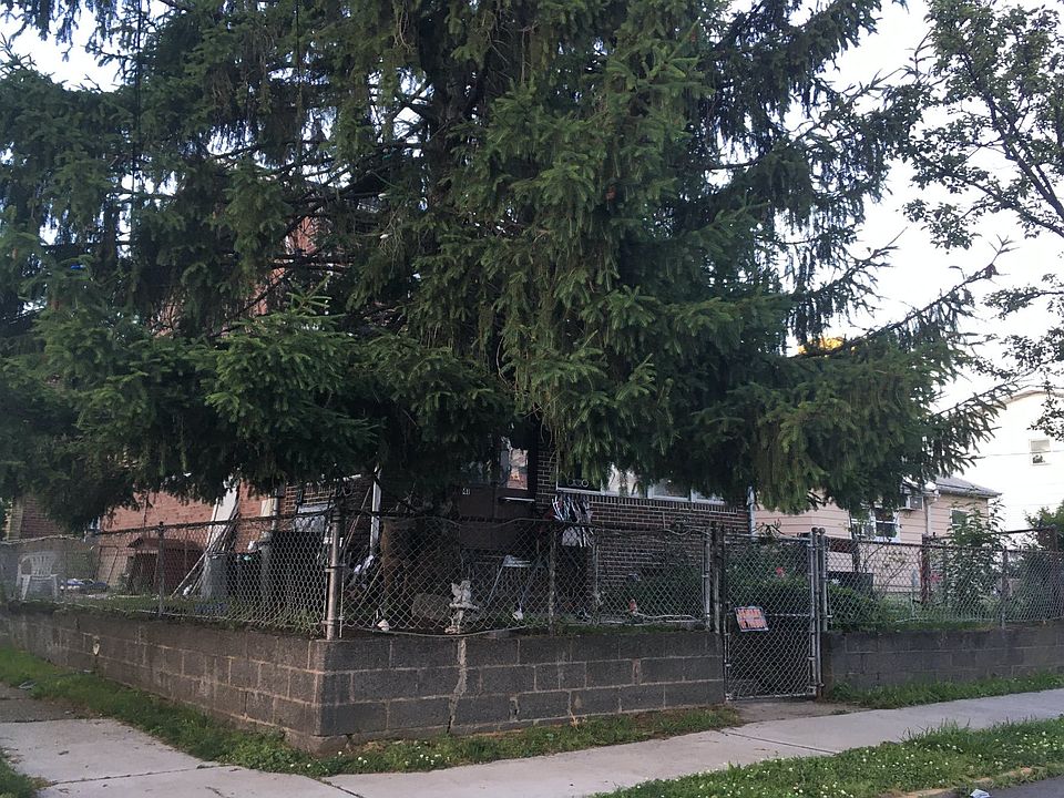 2nd image of 41 John St