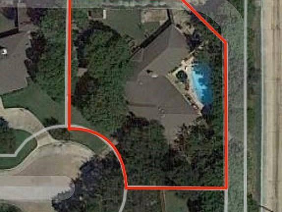 2nd image of 4935 Ellensburg Dr