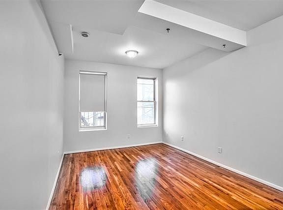 3rd image of 132 Jefferson St APT 3R
