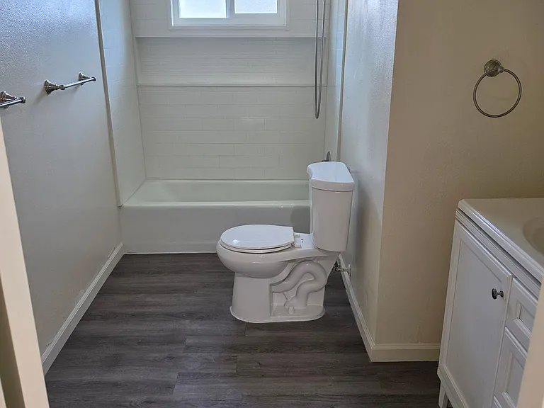1005 W Cambridge Ave — Photo 17