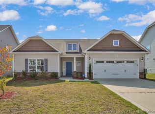 5213 Whirlaway Ln, Hope Mills, NC 28348