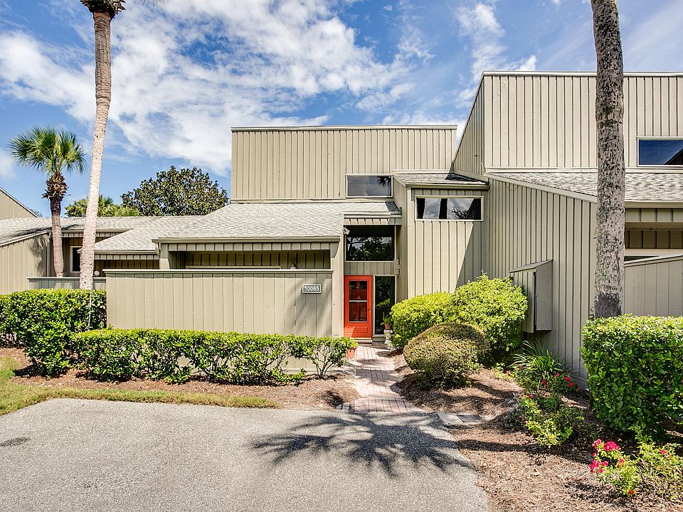 1st image of 10065 Sawgrass Dr E