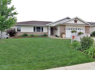2255 Edwin Dr, Marion, IA 52302