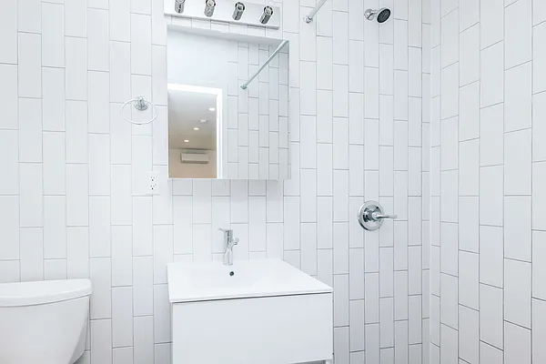 Rented by Nooklyn NYC LLC | media 13