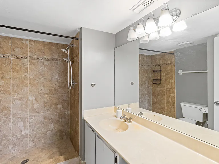 2360 Naples Trace Cir #2 — Photo 16