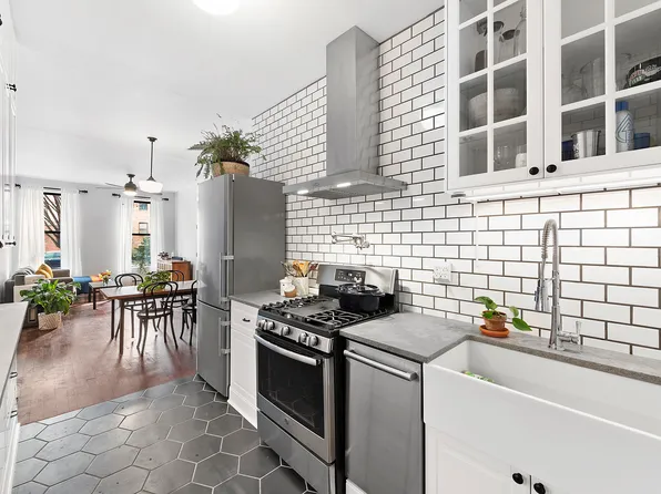 535 Kosciuszko Street image 2 of 3