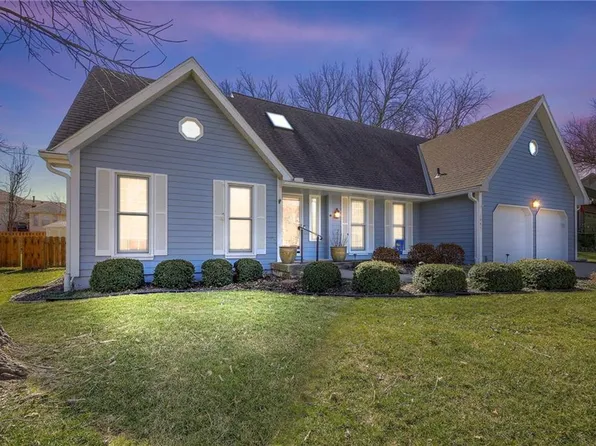 1941 E Frontier Ln, Olathe, KS 66062