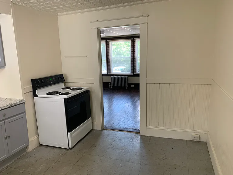 557 Lincoln St #2 — Photo 5