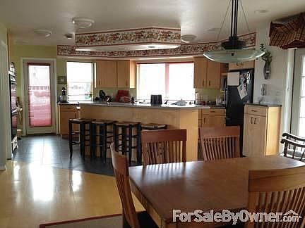 Living room
						:
						Views of Resurrection Bay and Mt. Alice from this room