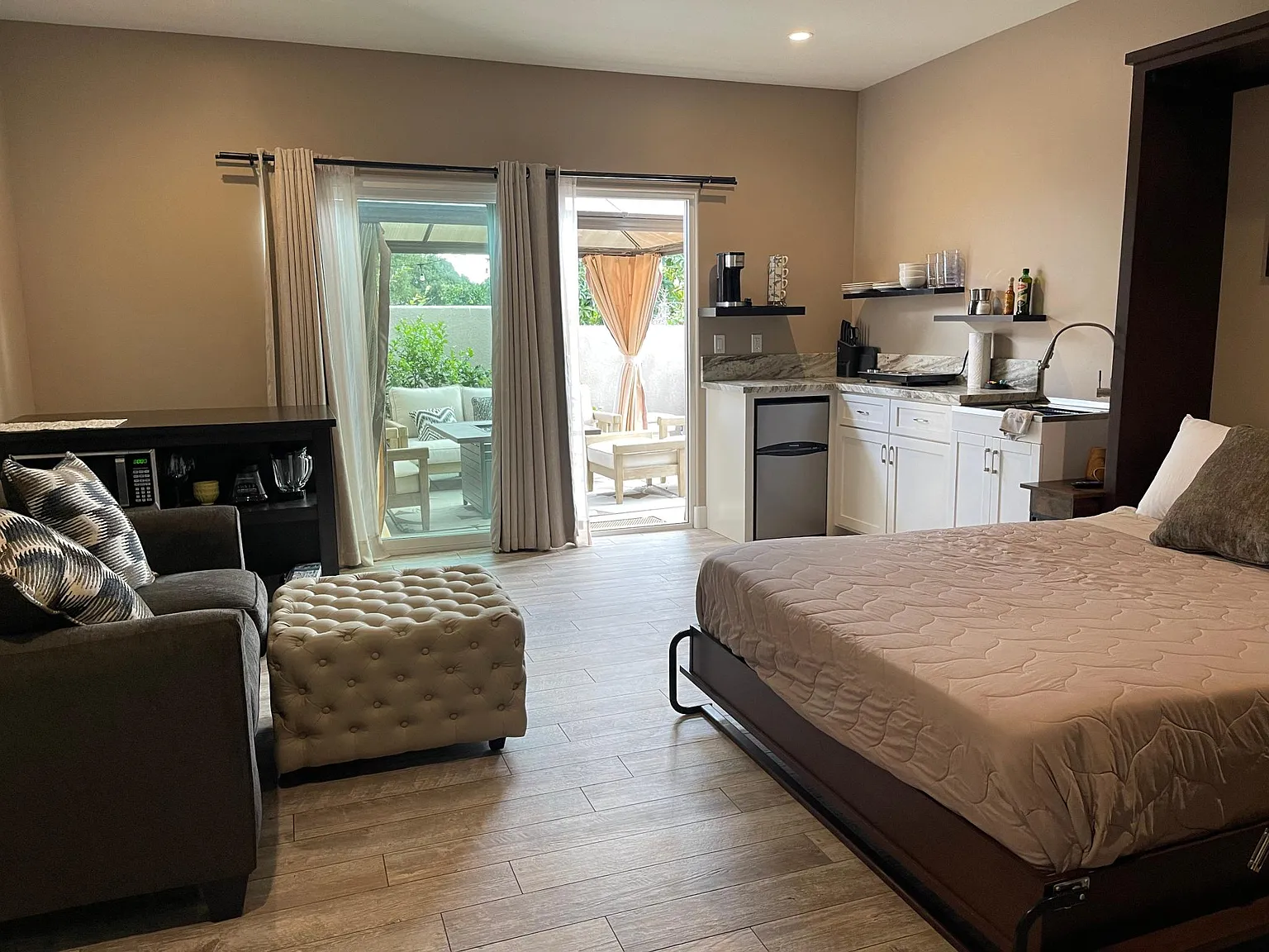 Studio, 444 sqft, $2,400 — Photo 1