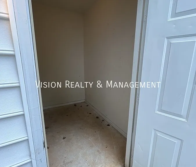 119 Kaiser St — Photo 34