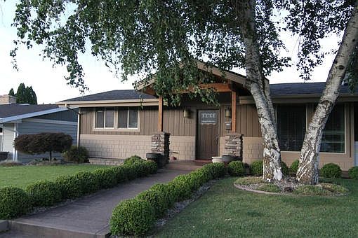 2nd image of 1111 Rosewood Ave