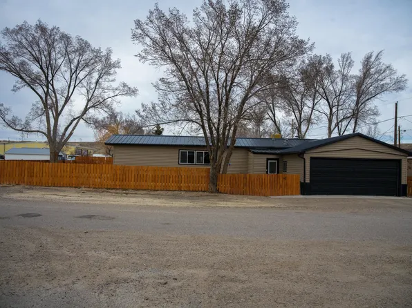 585 Highland Ave, Green River, WY 82935