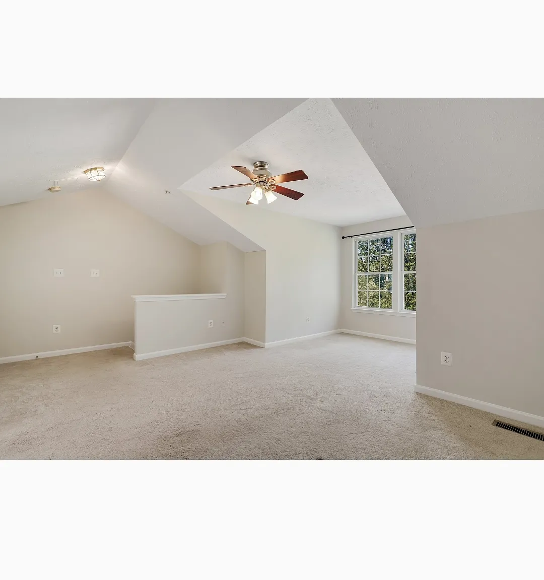 3 bed, 1912 sqft, $2,750 — Photo 2