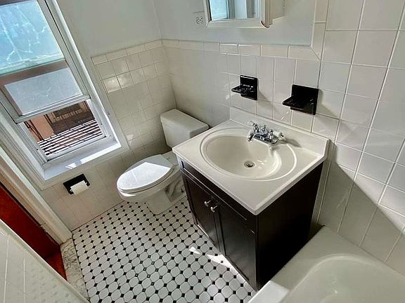 2nd image of 440 E 75th St APT 14