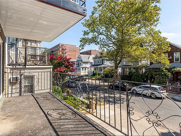 3rd image of 538 E 8th St APT 2
