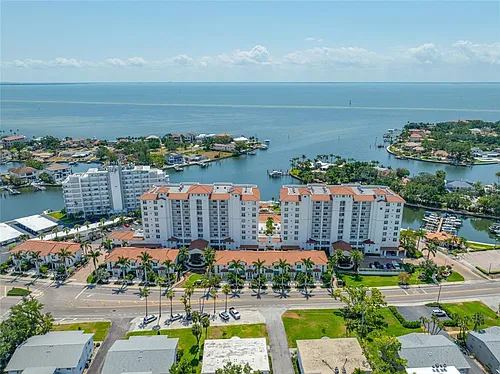1325 Snell Isle Blvd NE #810 Photo 1