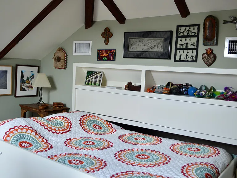 Murphy bed in upstairs office.