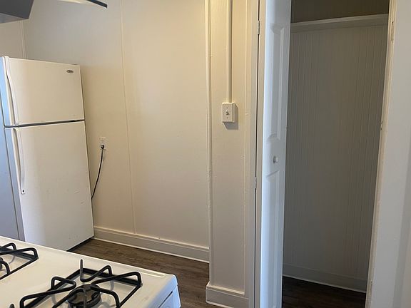 4th image of 221 Raymond St APT 6