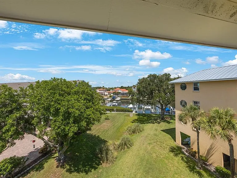 1125 Pinellas Bayway S #305 — Photo 42