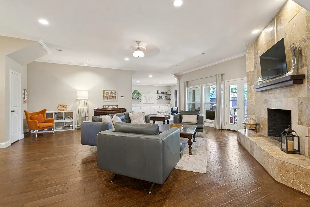 4 bed, 3524 sqft, $5,100 — Photo 3