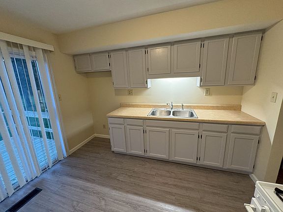 3rd image of 434 S Silverwood Ln #B
