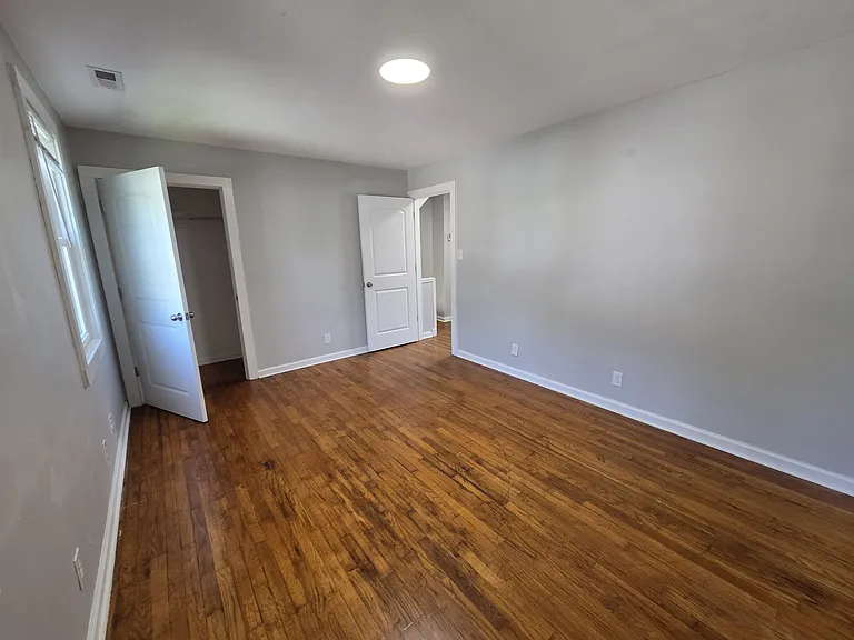 705 W 2nd Ave — Photo 8
