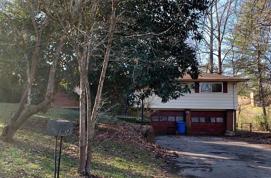 1st image of 4924 Shorewood Dr