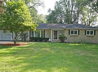 1125 Woodview Rd, Burr Ridge, IL 60527