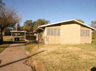 6920 SW Towerview Ln, Topeka, KS 66619