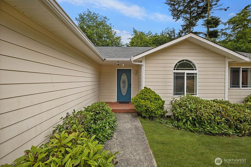 3rd image of 2220 Williams Road