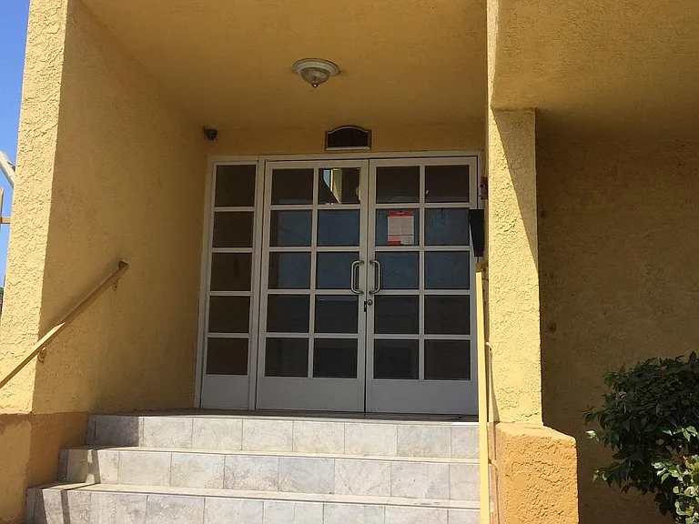 1615 S Pacific Ave — Photo 3