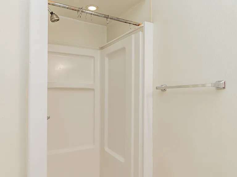 820 Oak St #1 — Photo 9