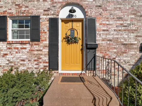 8306 Woodward St, Overland Park, KS 66212