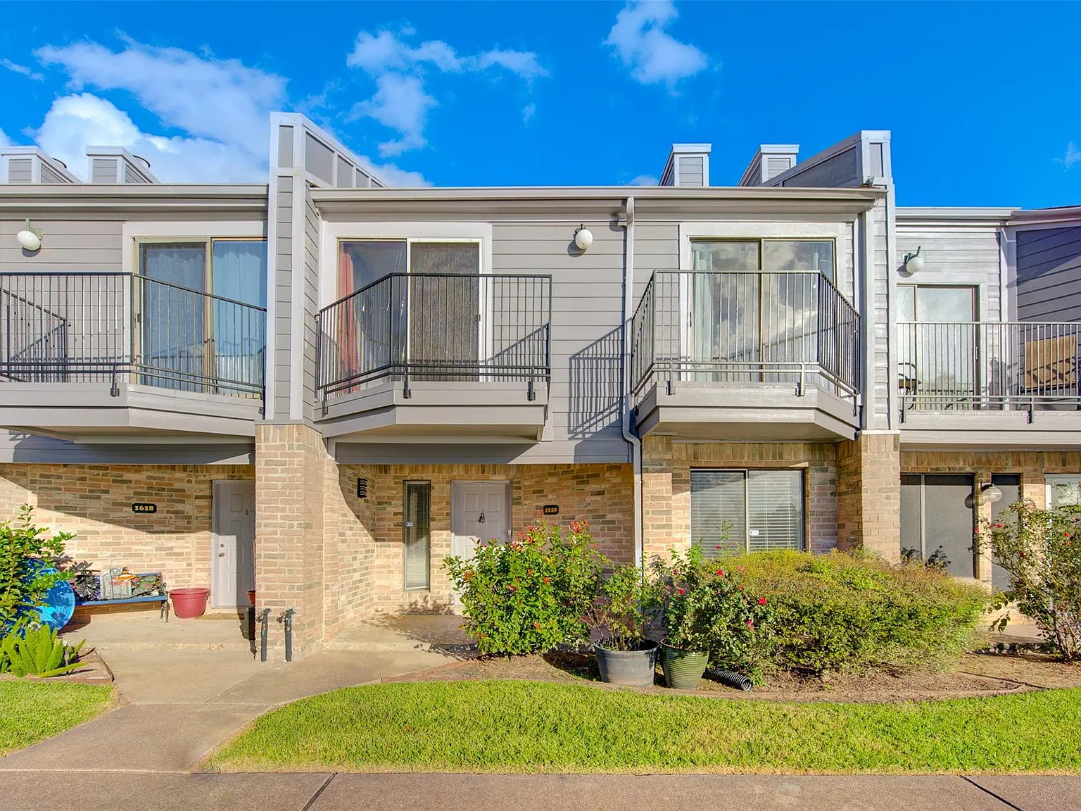 3 bed, 2.5 bath, 1364 sqft, $1,790 — Photo 2