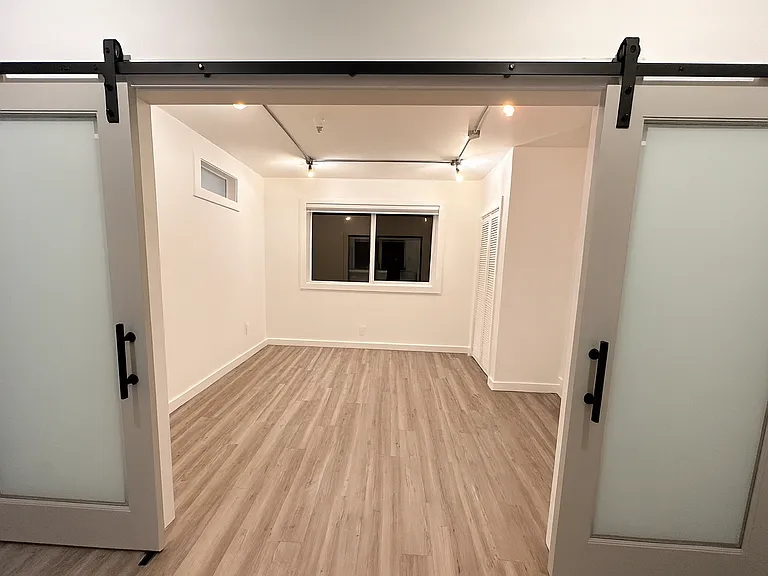 592 Silva Ave — Photo 14