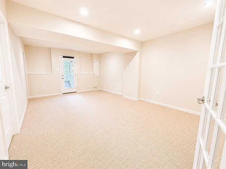 22605 Winding Woods Way — Photo 38