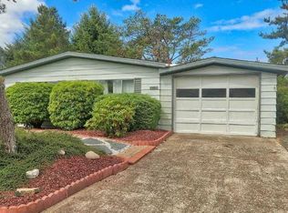 3423 NE Benton St, Newport, OR 97365