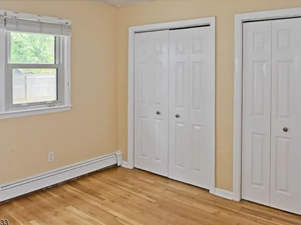 218 Hiawatha Blvd, Lake Hiawatha, NJ 07034
