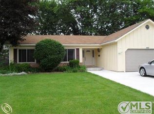 4022 Cypress Dr, Troy, MI