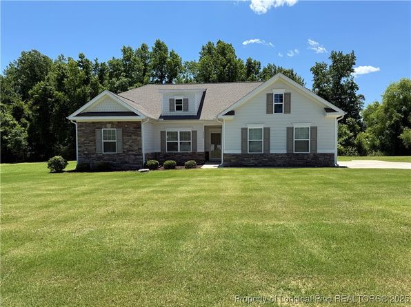 240 Planters Ln NW