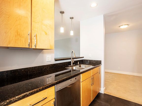 4th image of 836 W Pennsylvania Ave APT 208