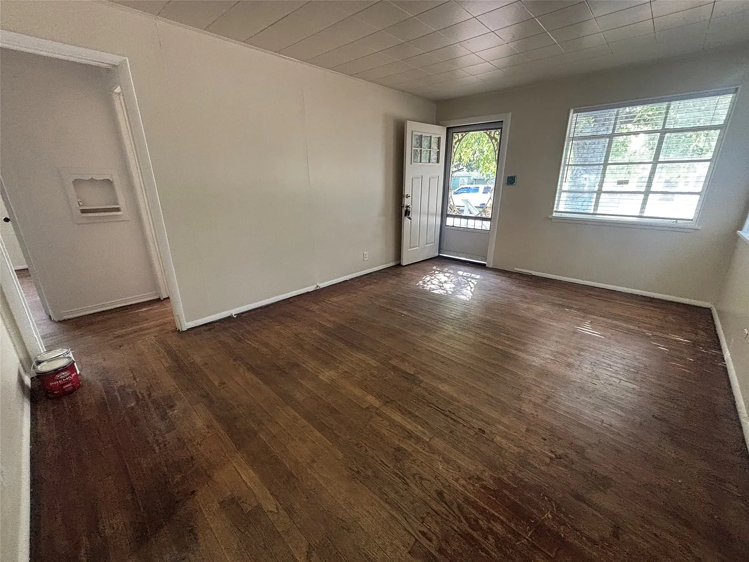 2 bed, 1.0 bath, 728 sqft, $1,500 — Photo 4