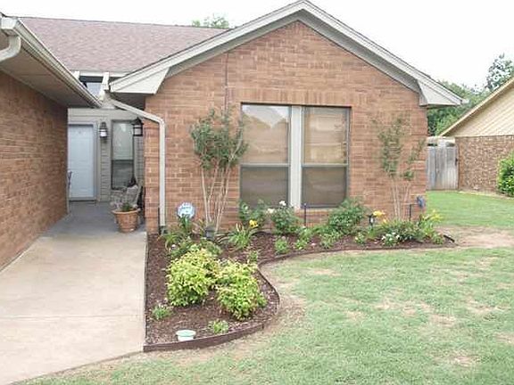 2nd image of 2309 NE Turtle Creek Dr