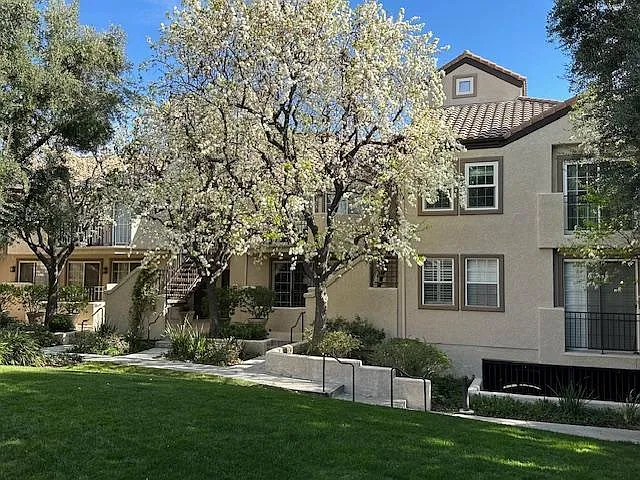 24159 Del Monte Dr #385 — Photo 3